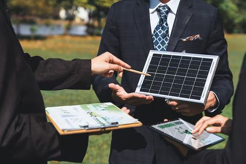 How to Start a Solar Panel Manufacturing Business: Simple Guide