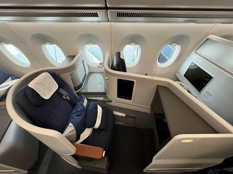 First Class Flight Upgrades: Facts to Check Before Upgrade Opportunities Close