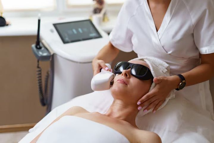 Explore the Benefits and Risks of Cool Laser for Eye Rejuvenation